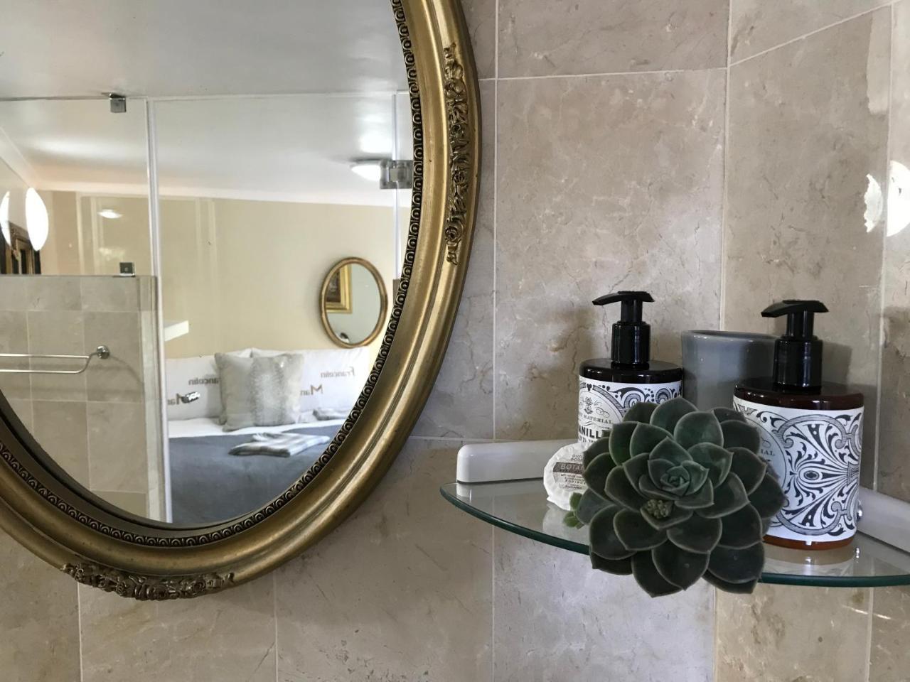 Francolin Manor Bed and Breakfast Hermanus Exteriör bild